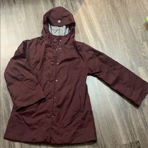 Lululemon Bordeaux Rainjacket, size 4